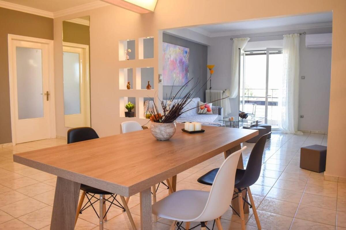 Villa Cozy Flat On The Main Square, 10Min To The Sea à Kalamata Extérieur photo